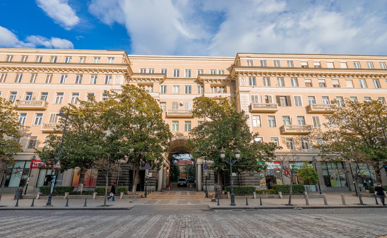 Luxury Apartments On Central Avenue 第比利斯 外观 照片